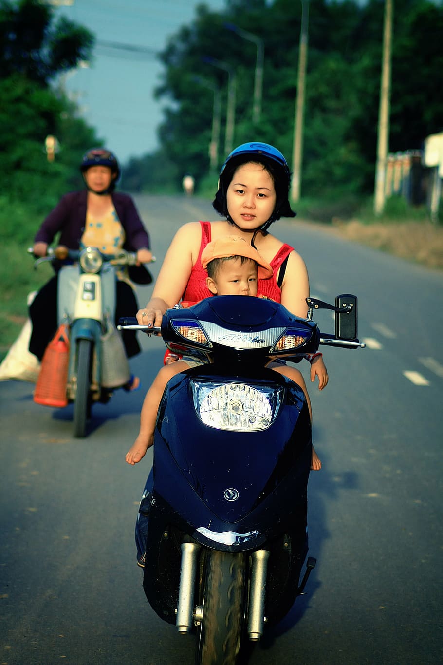 motorbike, motorcycle, driving, woman, female, bike, speed, motor, race, helmet