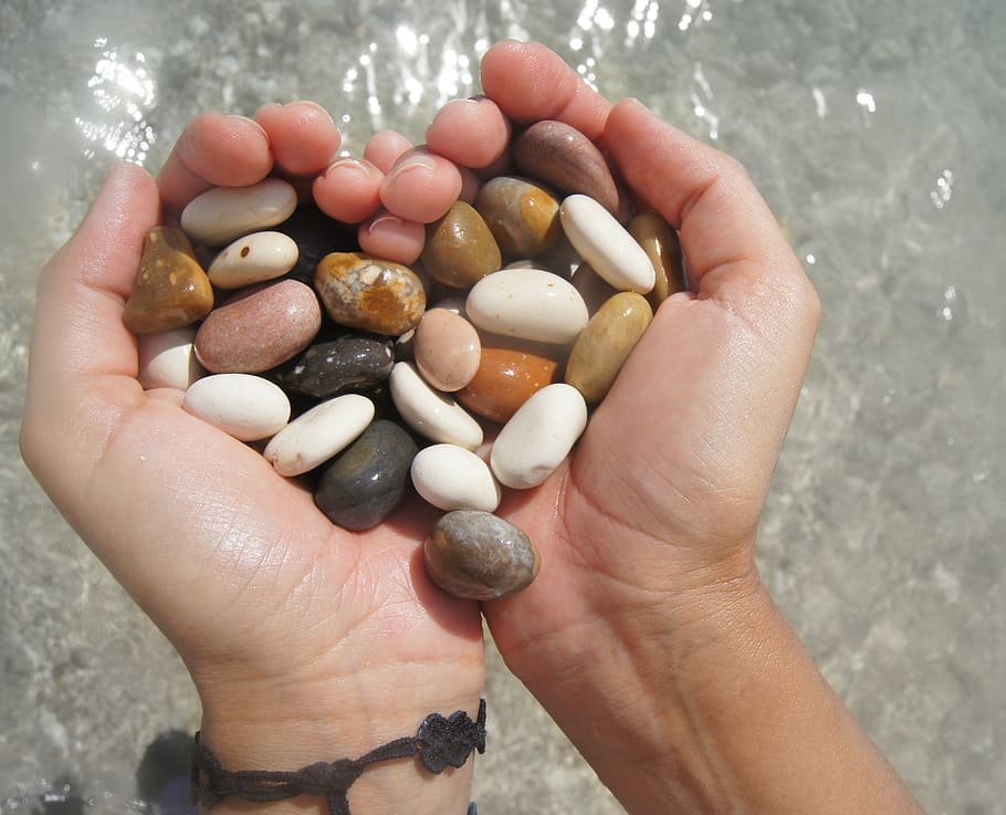 delle, gargano, cuore, carmen, fiano, assorted-color, stones, person, palm, hand