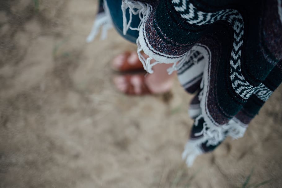 cloth, sand, feet, slippers, blur, human body part, child, casual clothing, people, offspring