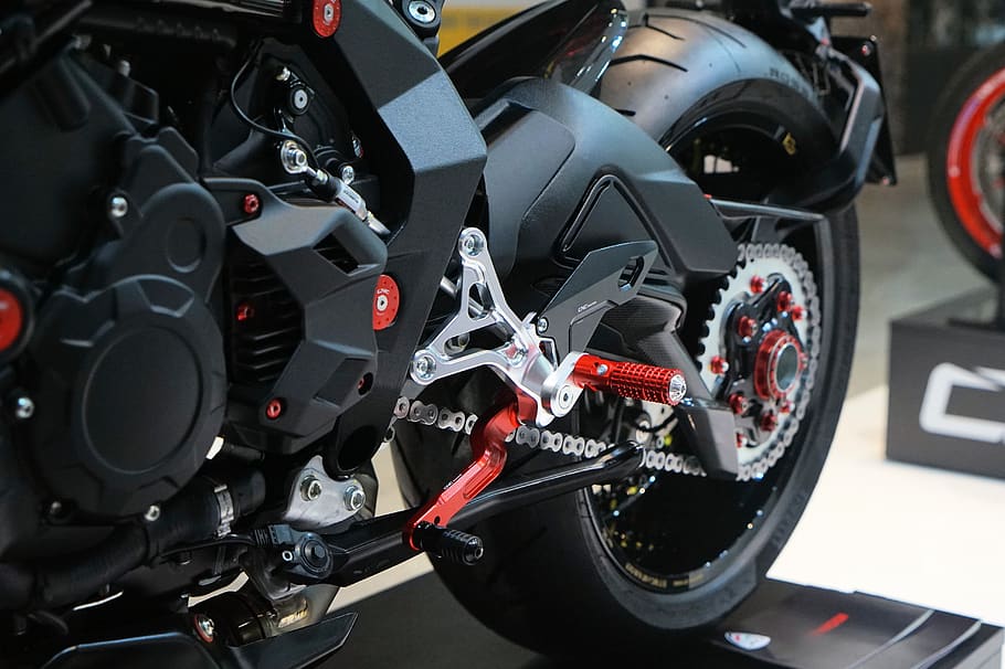 wheel, motorcycle, chain, moped, motor, traffic, drive, fast, eicma, transport