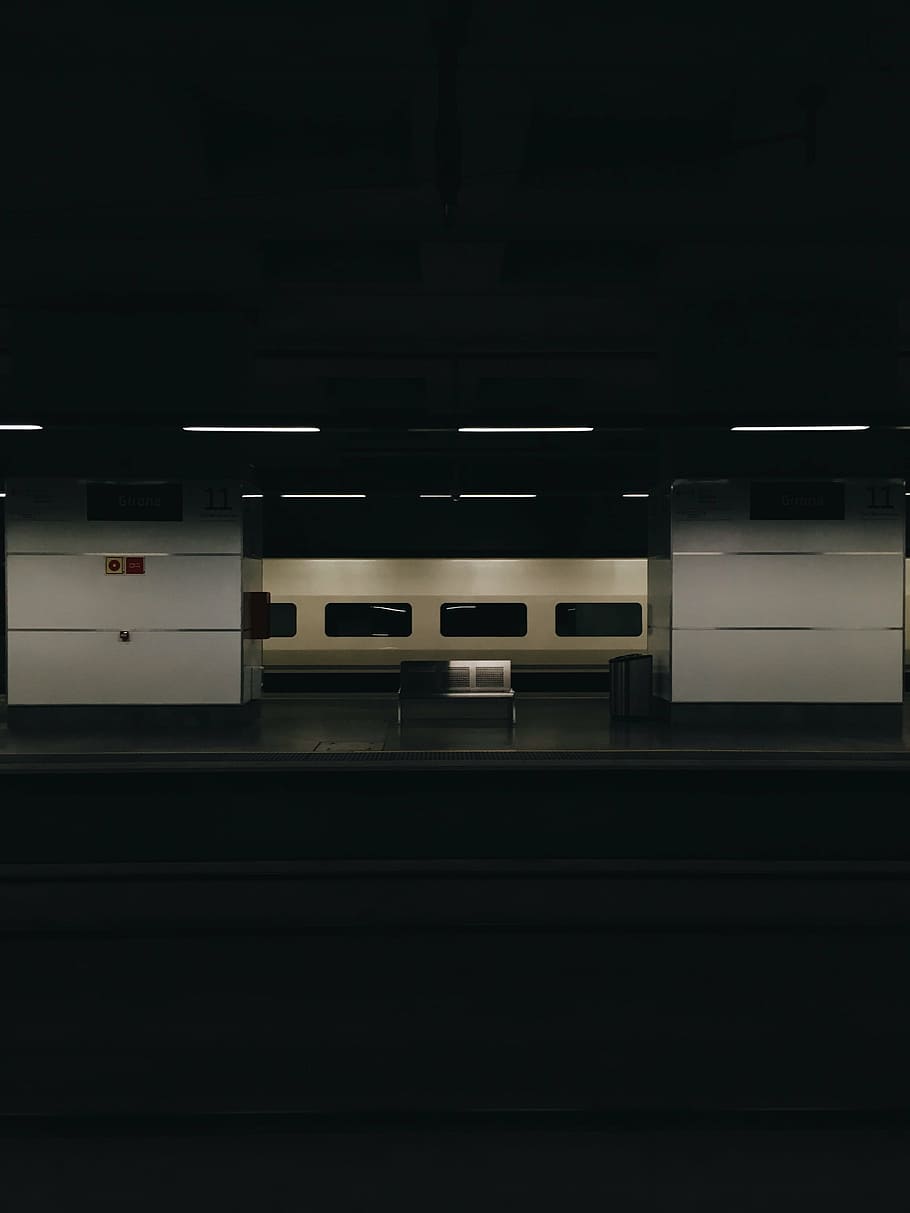 arsitektur, bangku, mengaburkan, kursi, gelap, kosong, cahaya, platform, kereta api, stasiun