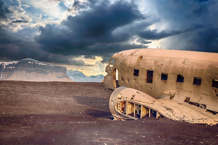 wrecked, airplane, crashed, dessert, gray, sky, daytime, plane, derelict, disused