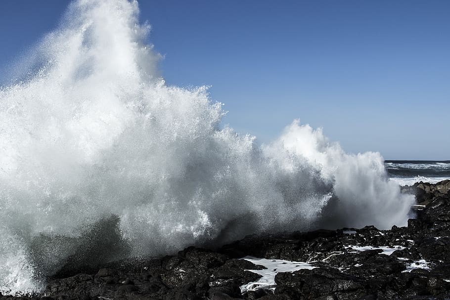 Grandes olas rompientes, Oregon, costa, agua salpicando a través de rocas, mar, agua, belleza en la naturaleza, poder, poder en la naturaleza, pintorescos - naturaleza