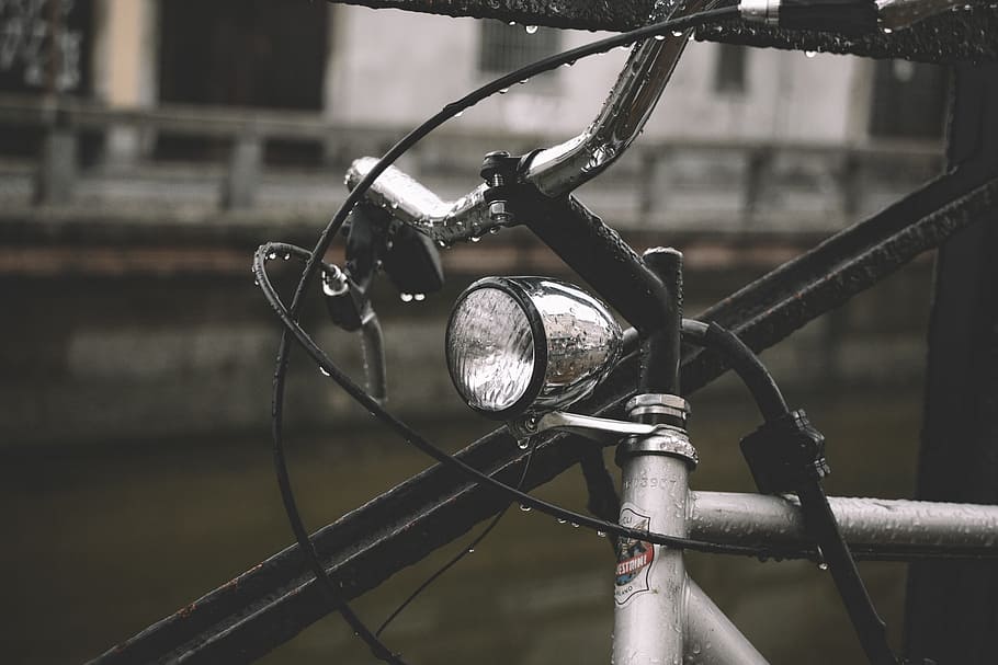 sepeda, cahaya, perjalanan, basah, hujan, moda transportasi, transportasi, fokus pada latar depan, kendaraan darat, logam