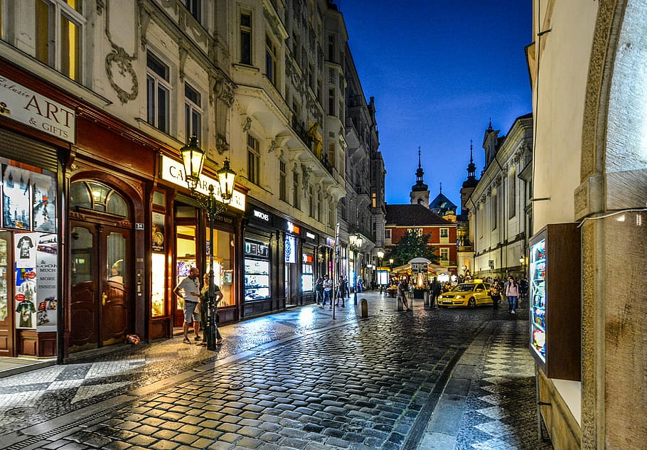 pessoas, em pé, loja fascada, Praga, República Tcheca, república, rua, velho, Cidade, tarde