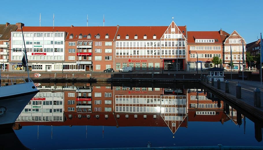 Emden, Delft, Mirroring, Inland Port, light, morgenstimmung, savings bank, otto huus, building exterior, architecture