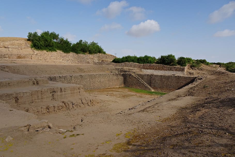 dholavira, sitio arqueológico, excavación, depósito de agua, khadirbet, kutch, kotada timba, ruinas, antigua civilización del valle del Indo, trópico de cáncer