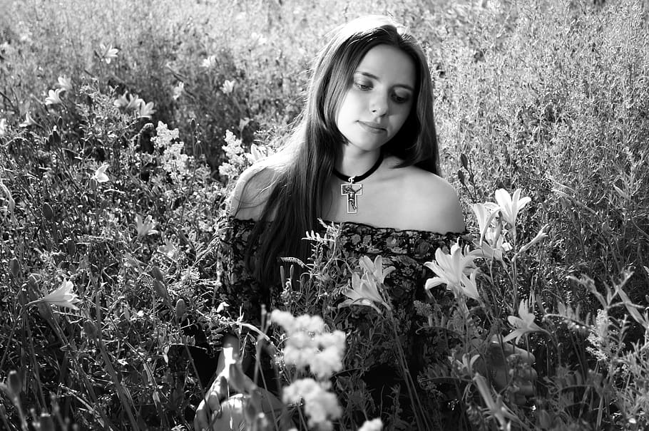 grayscale photo, woman, wearing, off-shoulder shirt, choker, standing, flower field, Lily, Girl, Photo, Model