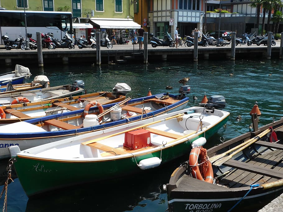 Torbole, lago de Garda, Italia, barcos, embarcación náutica, transporte, modo de transporte, agua, atracado, puerto
