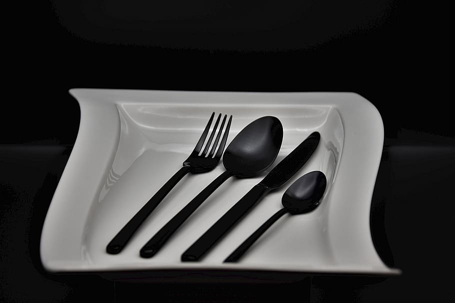 cutlery, black, plate, tableware, fork, knife, spoon, eating utensil, kitchen utensil, household equipment