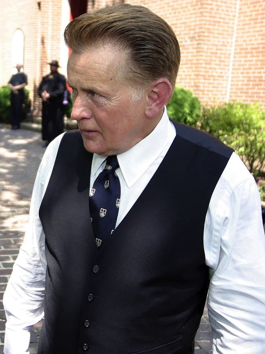 martin sheen, actor, movies, film, cinema, known, famous, celebrity, outside, one person