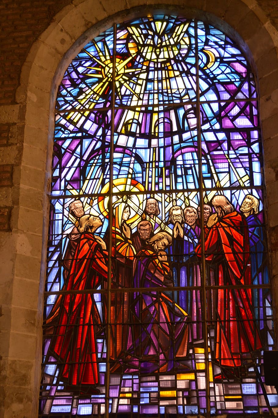 vitral, colorido, janela, igreja, azul, pomba, pentecostes, espírito santo, apóstolos, sala superior