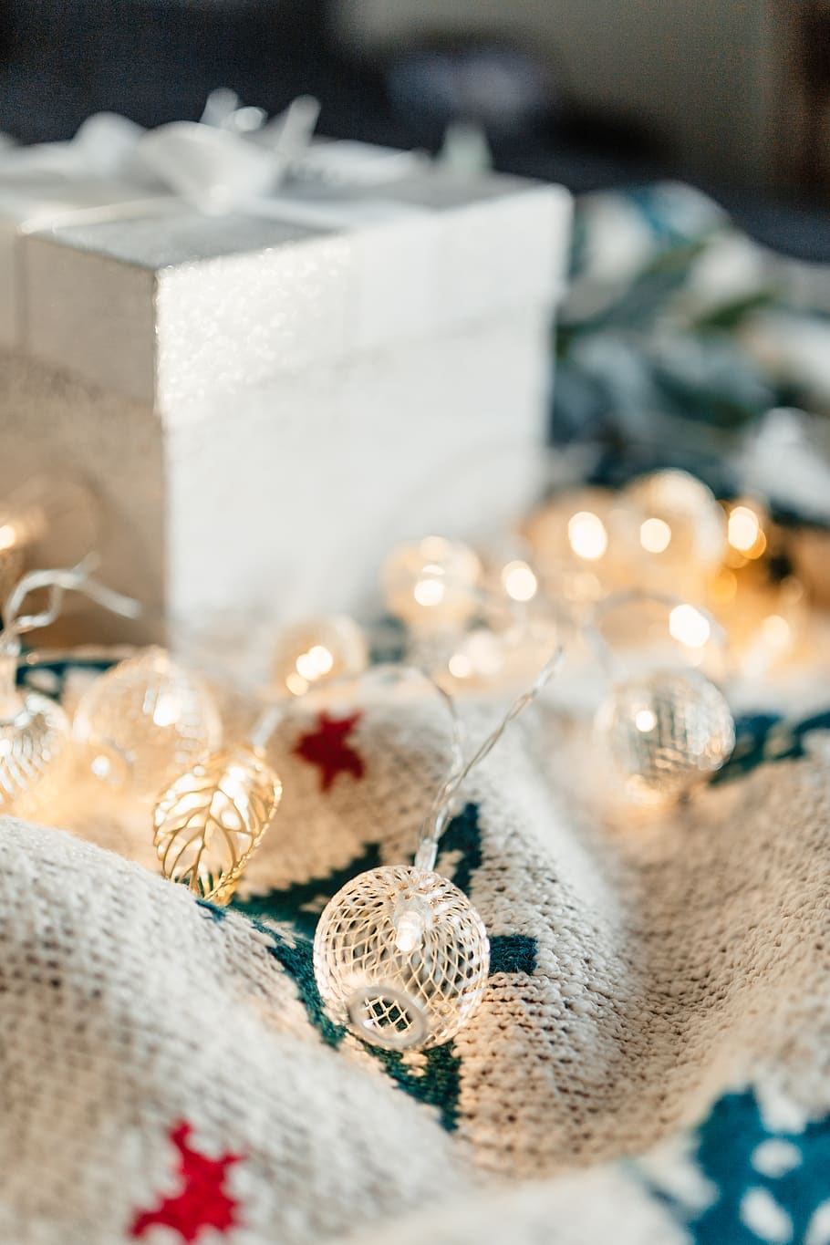 hadiah natal, xmas, natal, desember, musim dingin, selimut, hadiah, putih, dekoratif, kotak