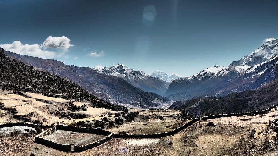 fotografía de paisaje, montaña, azul, cielo, durante el día, asia, nepal, circuito de annapurna, altitud, extremo