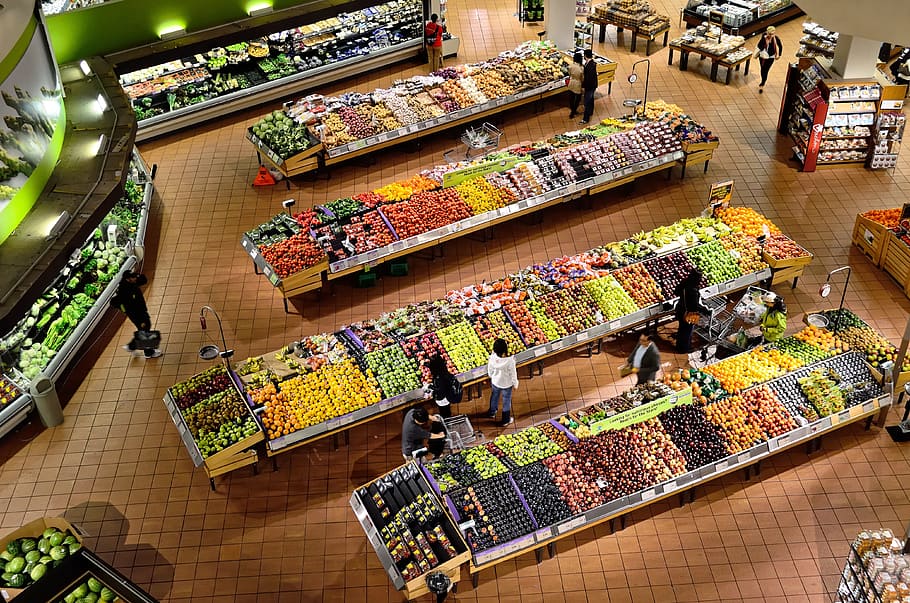aerial, view, people, membeli, display buah-buahan, supermarket, kios, pendingin, pasar, makanan