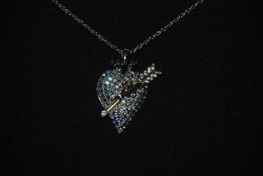 silver-colored diamond, encrusted, heart pendant necklace, Pendant, Necklace, Heart, Jewelry, diamonds, chain, accessory
