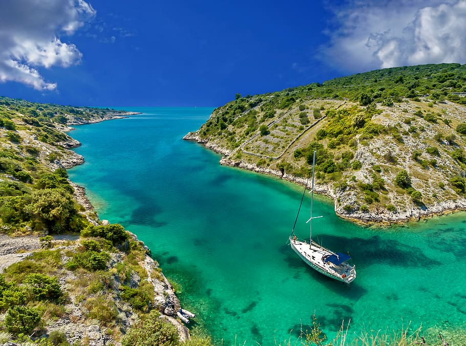 white, motorboat, lake, green, island, daytime, scenery, tropical, boat, sailing boat