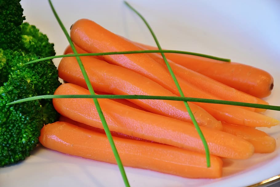 baby carrots, broccoli, carrots, beets, yellow beets, vegetables, carrot, food, vitamins, eat