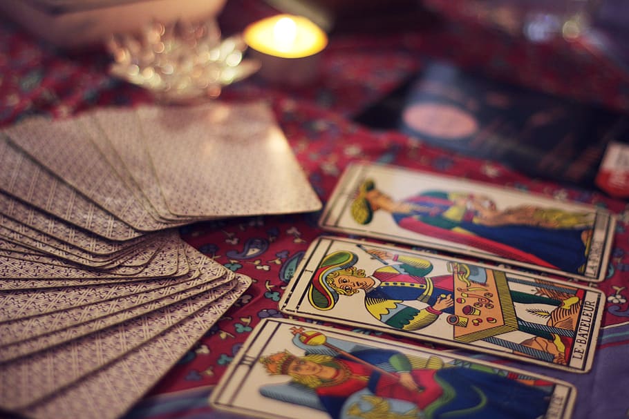 cartas del tarot, rojo, floral, textil, tarot, cartas, fortuna, símbolo, misterio, paranormal