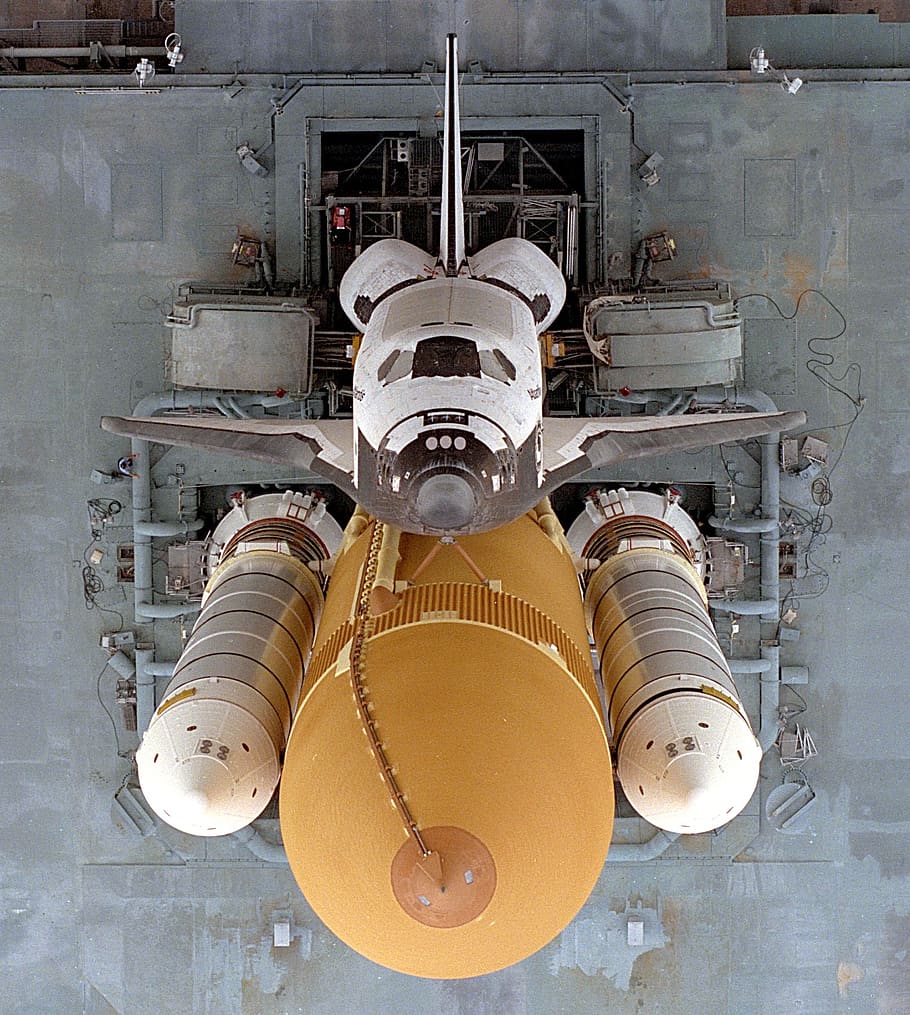 plataforma de lanzamiento, cohete, nasa, transbordador espacial, atlantis, nave espacial, adentro, sin gente, metal, amarillo
