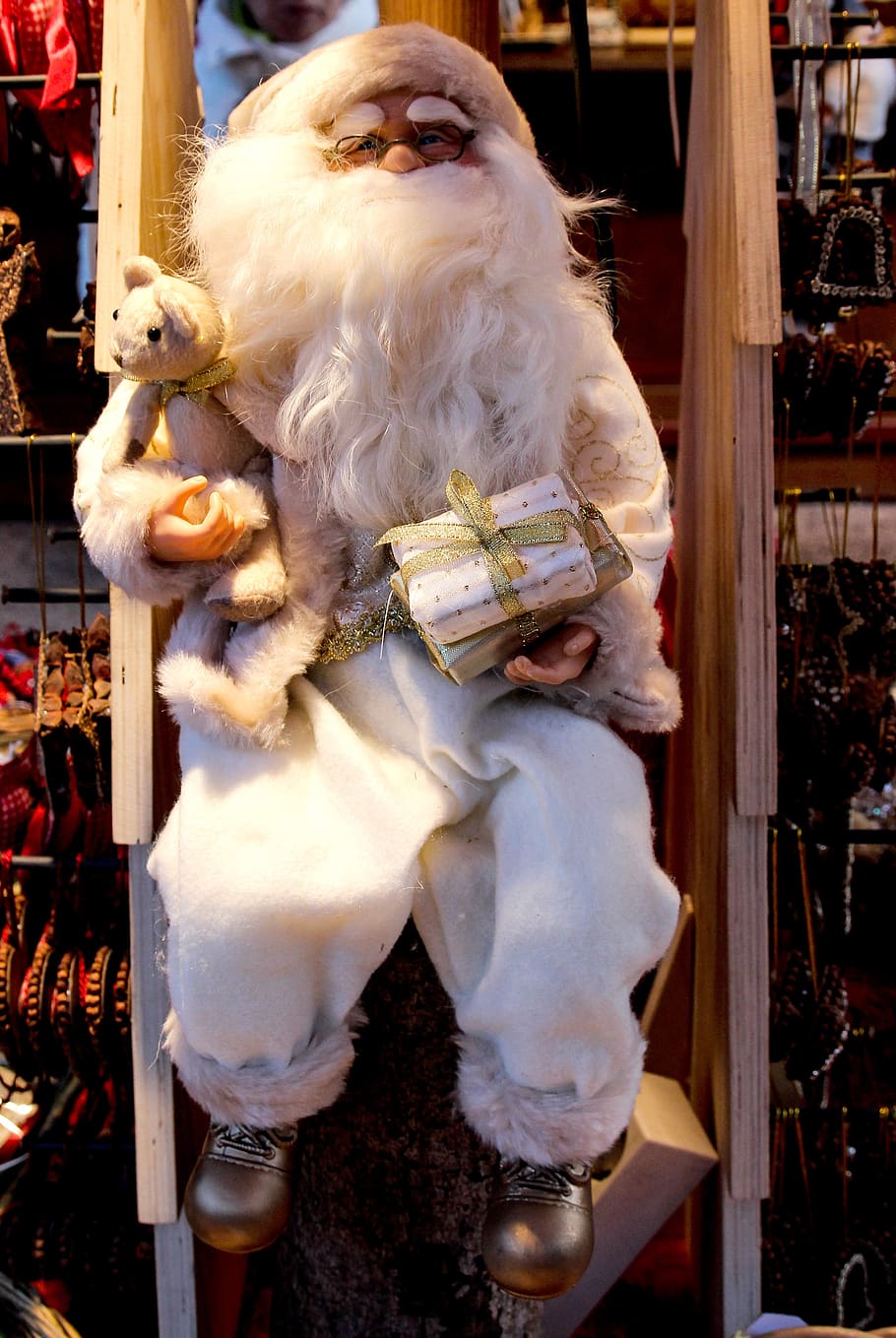 santa claus, nicholas, christmas, christmas market, one person, standing, real people, day, one animal, choice