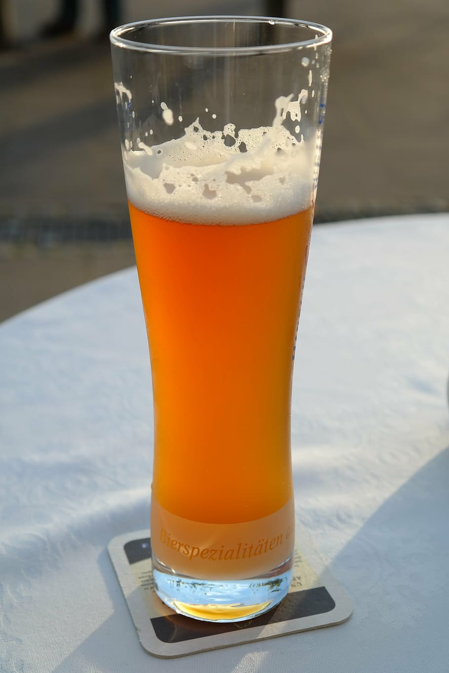 clear, high, ball glass, full, bubble beverage, beer, beer glass, wheat beer, wheat, white