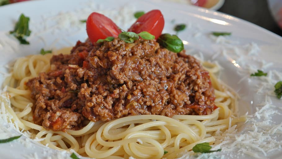 pasta, ground beef, spaghetti, bolognese, parmesan, eat, food, delicious, noodles, frisch