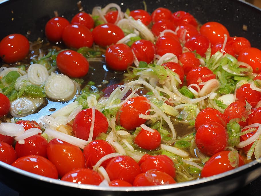 vegetable pan, tomatoes, leek, spring onions, substantial, red, delicious, sear, kitchen, cook