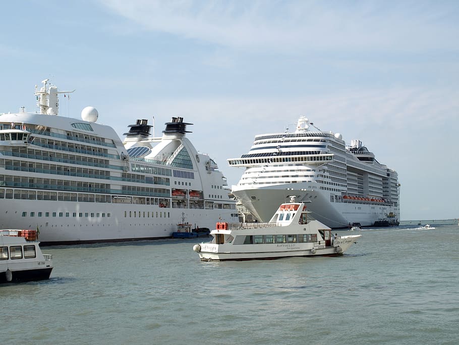 msc cruises, venezia, port, boat, cruise ship, nautical vessel, water, transportation, mode of transportation, sea