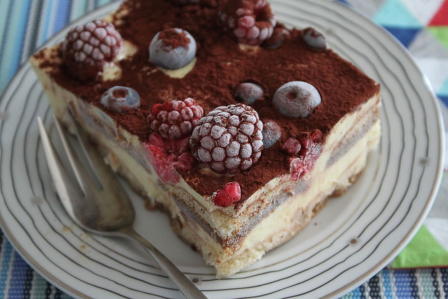 mocha, raspberry, cake, round, ceramic, plate, dessert, eating, chocolate, cream