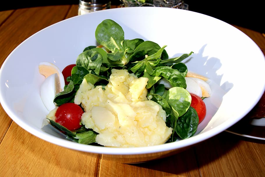 eat, salad, potato salad, food, salad plate, lamb's lettuce, restaurant, food and drink, healthy eating, wellbeing