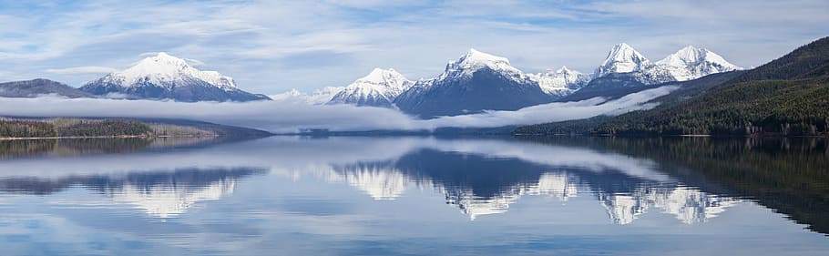 salju, tertutup, cermin gunung, danau, siang hari, danau mcdonald, pemandangan, indah, refleksi, air