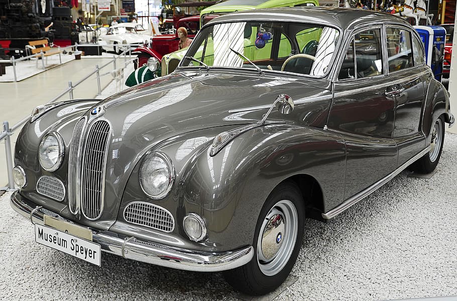 Bmw 502, V 8, built in 1960, nicknamed baroque angels, museum, exhibition, maintained, light grey metallic, pkw, dare
