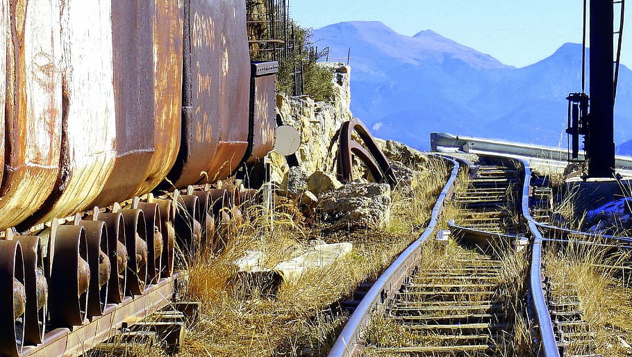 train, miner, infrastructure, railway equipment, wagon, via, tourist train, rail, coal, railway
