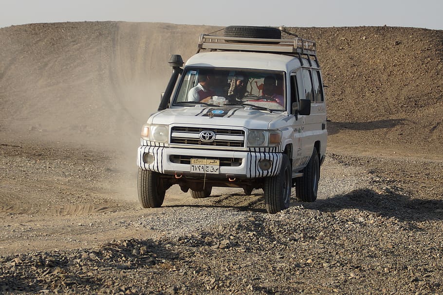 desierto, coche todoterreno, jeep, safari por el desierto, egipto, aventura, arena, viaje, modo de transporte, vehículo terrestre