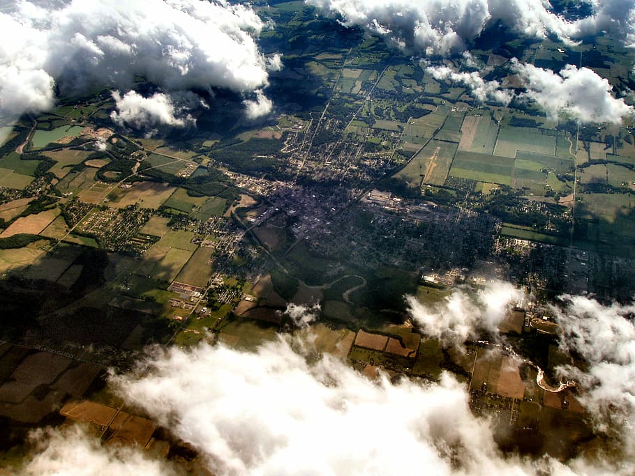 Connersville, Indiana, awan-awan, domain publik, langit, kota, pemandangan udara, alam, pesawat terbang, terbang