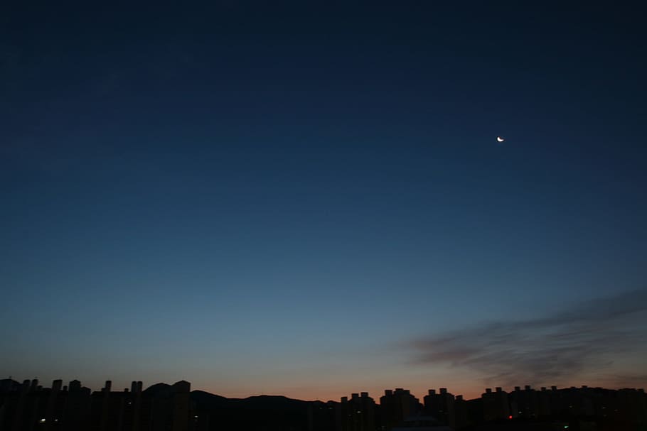 Suwon, Dawn, Moon, People, Sky, in the evening, flow, night, scenics, nature