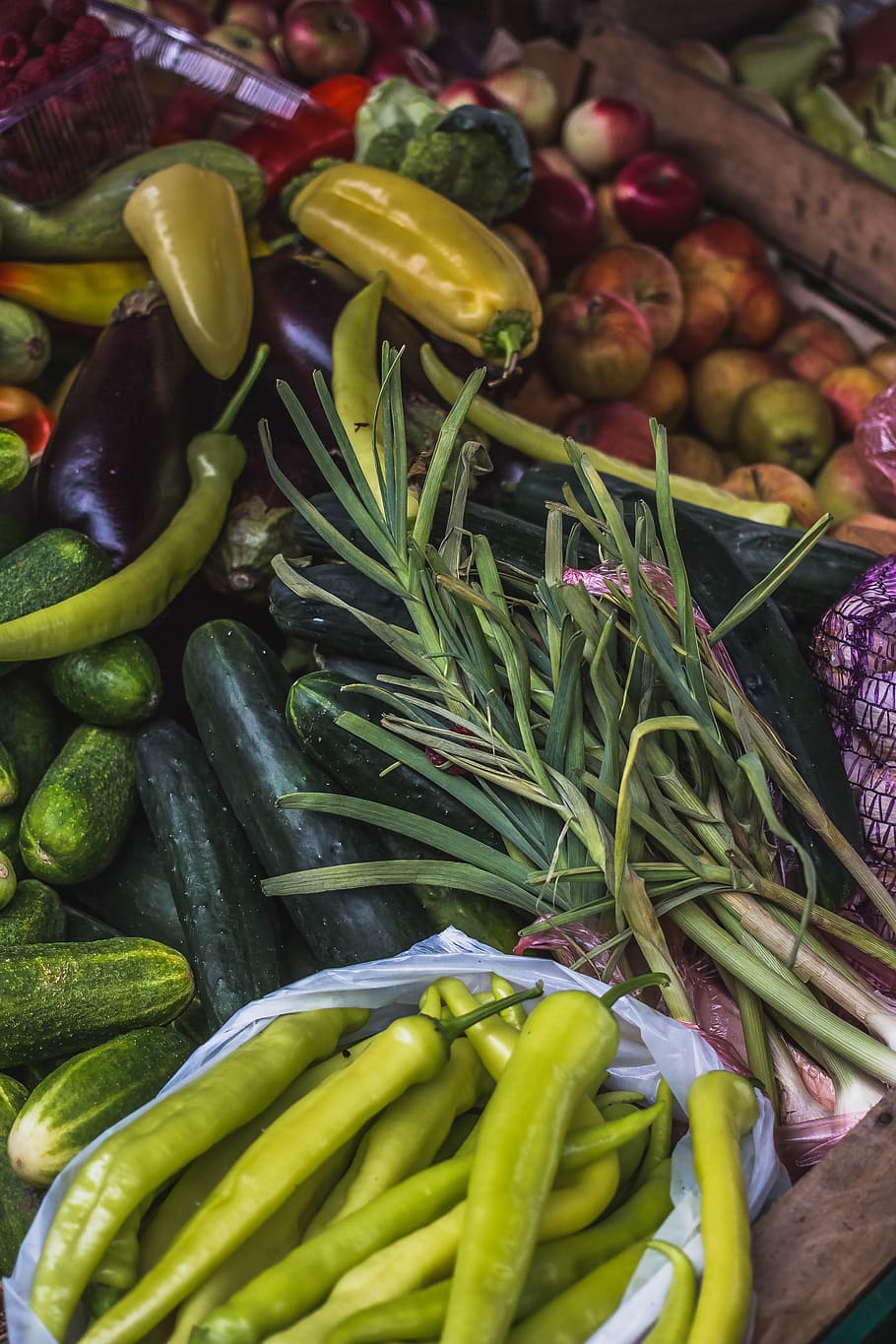 Market, Vegetables, Fruit, Paprika, Leek, cucumbers, eggplant, apple, raspberry, pear