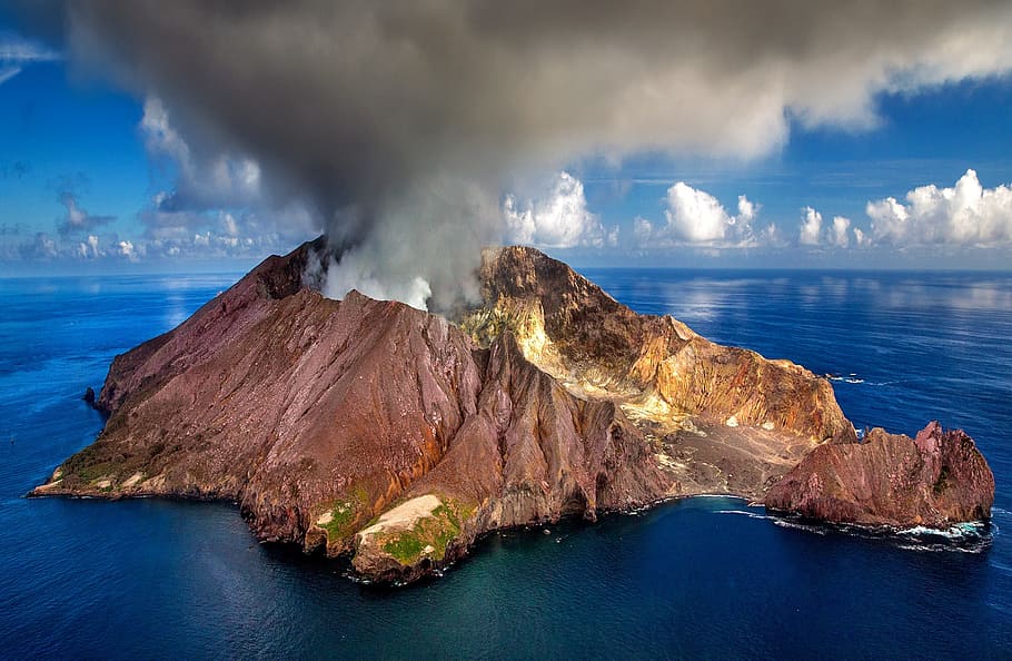 coklat, gunung berapi, badan, air, selandia baru, pulau putih, pulau, gunung berapi aktif, tur helikopter, penerbangan helikopter