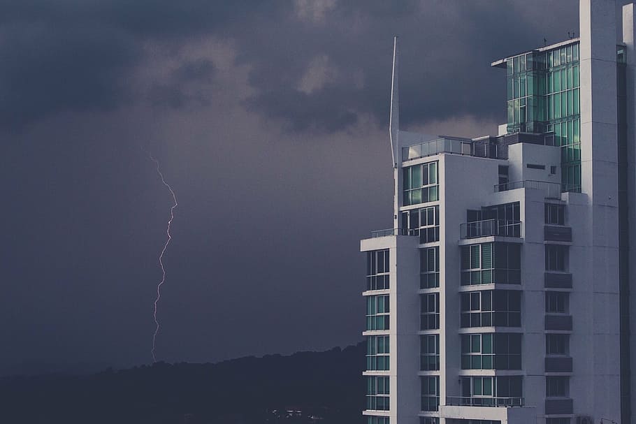 white, highrise building, gray, skjy, building, dark, clouds, thunder, lightning, storm