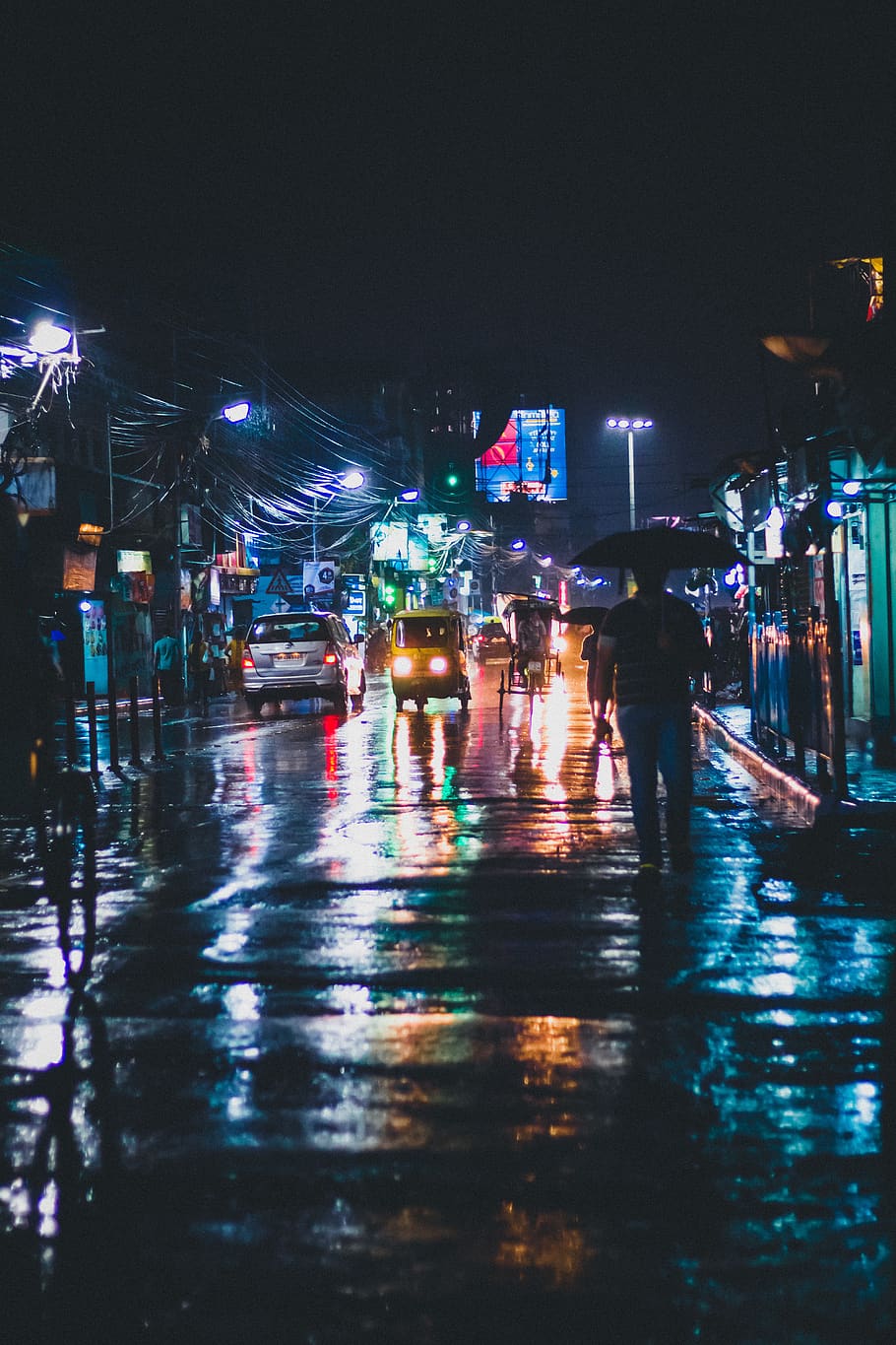 street, rainy day, rain, people at night, shadow, night, illuminated, city, architecture, transportation