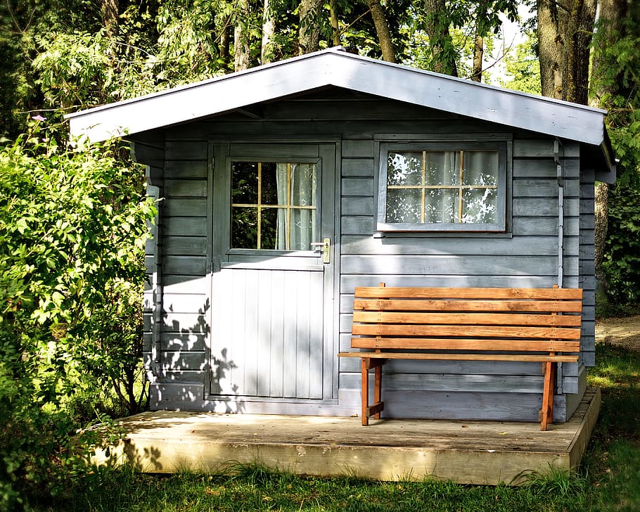 casa de madera gris, caseta de jardín, cabaña de madera, jardín, cabaña, ocio, recuperación, vacaciones, descanso, naturaleza