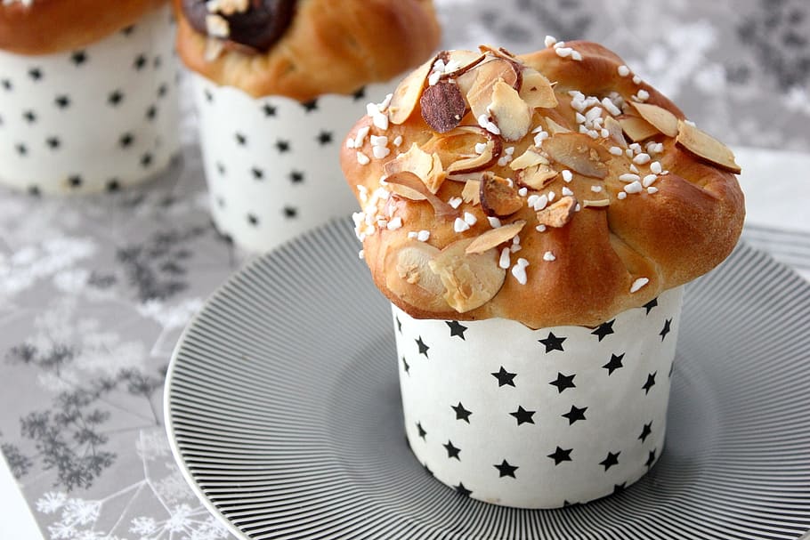 pastry on mug, bun, muffins, batch, buns, food and drink, food, sweet, sweet food, focus on foreground