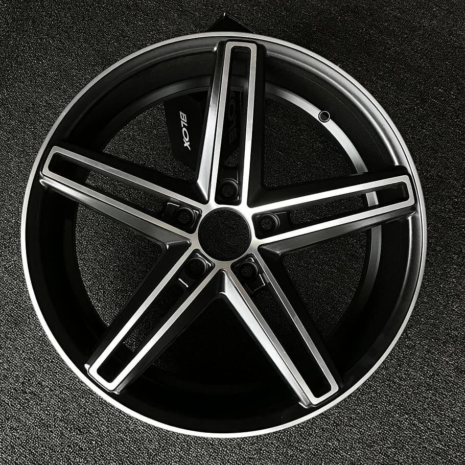 wheel hub, car wheels, alloy wheels, geometric shape, circle, shape, close-up, day, transportation, metal