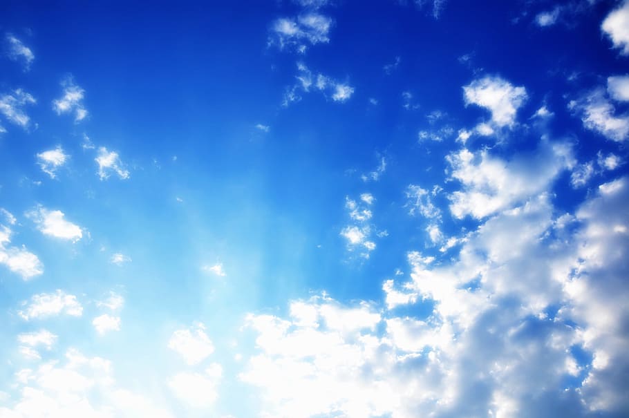 cielo azul claro, cielo, cielo azul, nubes, luz solar, cloudscape, dreamcape, verano, atmósfera, aire