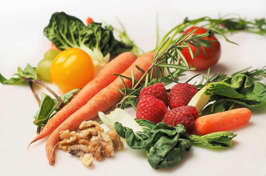 さまざまな果物, 野菜, ニンジン, ケール, クルミ, トマト, 食べ物, 健康, 食事, 緑