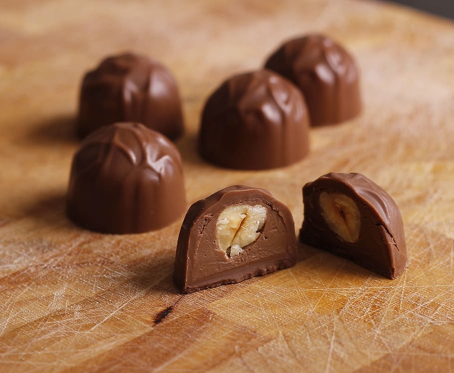 chocolate coated peanut, Chocolate, Pralines, Candy, Bon Bon, sweet, confection, tasty, treat, snack