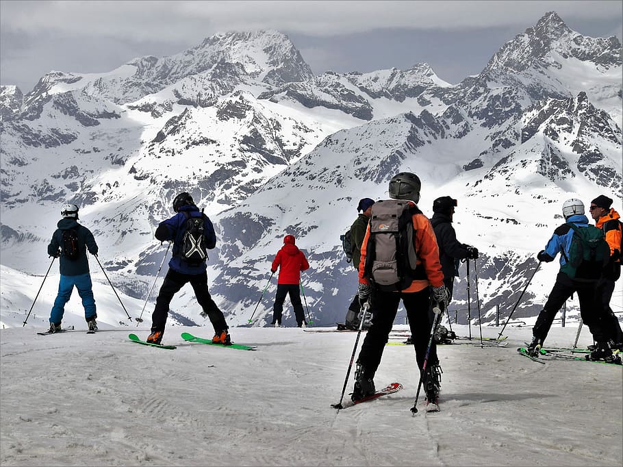 люди катаются на лыжах, гора, лыжи, церматт, лыжный склон, лыжники, зима, альпы, снег, приключение