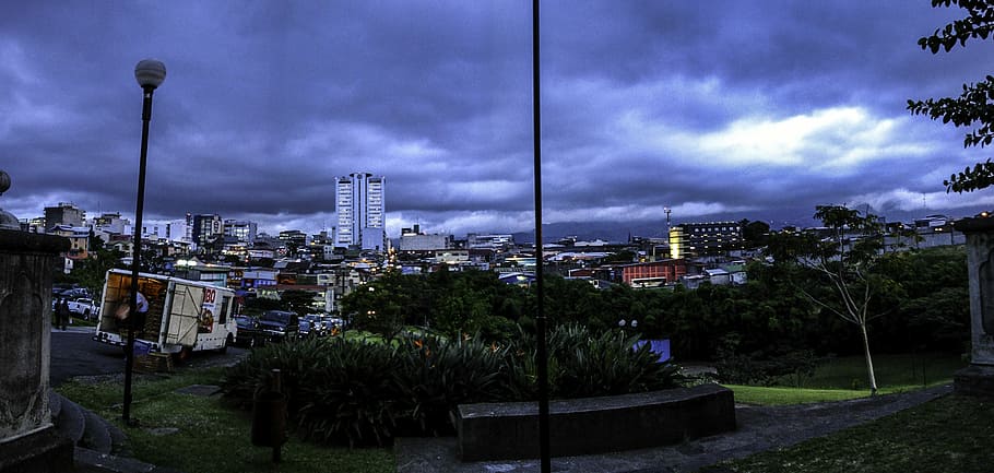 San José, Costa Rica, pesado, nubes, edificios, automóviles, ciudad, paisaje urbano, foto, dominio público