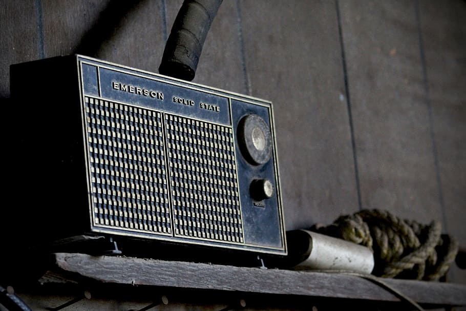 rádio preto, antiguidade, celeiro, garagem, rádios antigos, rádio, vintage, coleção vintage, à moda antiga, com estilo retrô